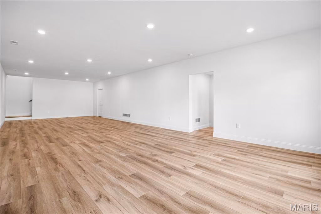 477 Parkview Lane Room