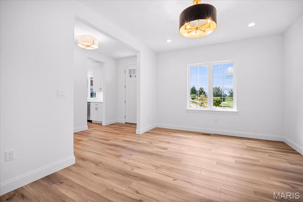 477 Parkview Lane Master Bathroom