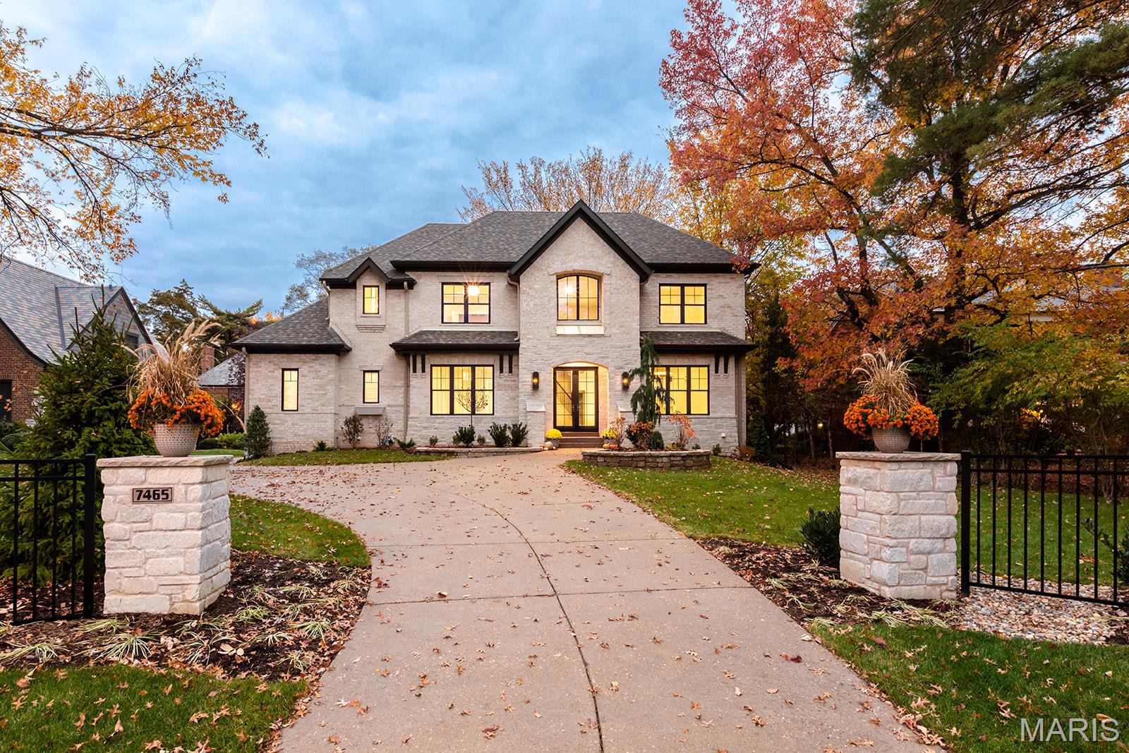 7465 Clayton exterior