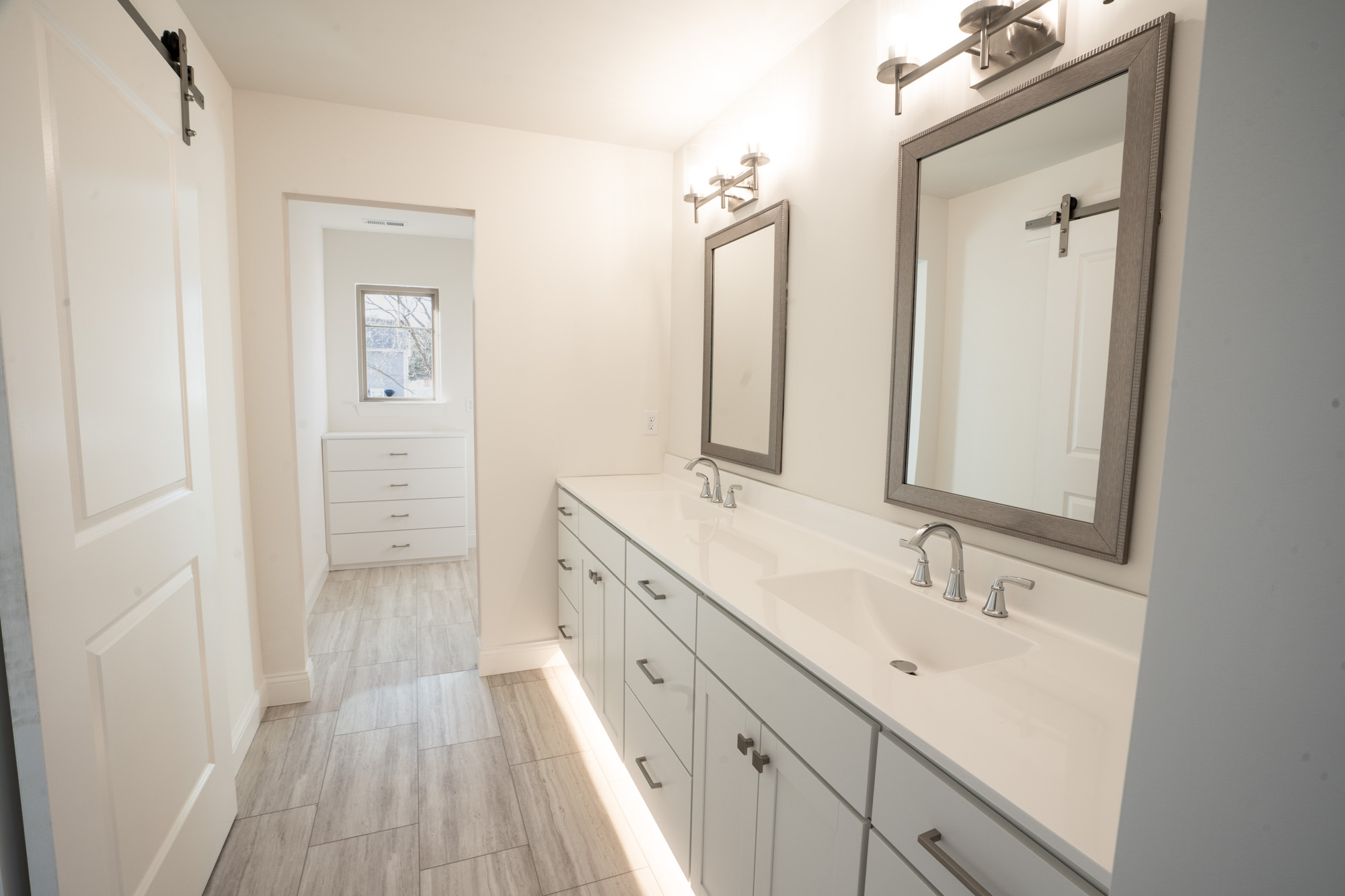 339 Caroline Ave Master Bath with Tub